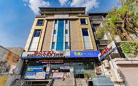 Fabhotel Signature Inn